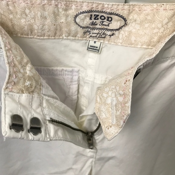 Izod Women’s White Bermuda Shorts 98% Cotton Size 6 - Picture 4 of 6